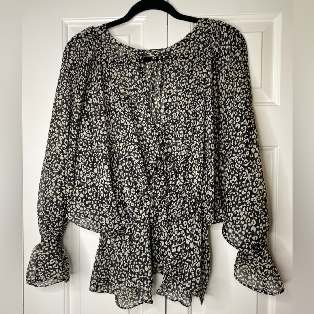 Grade & Gather Leopard Print Blouse. Size: Sm - image 3